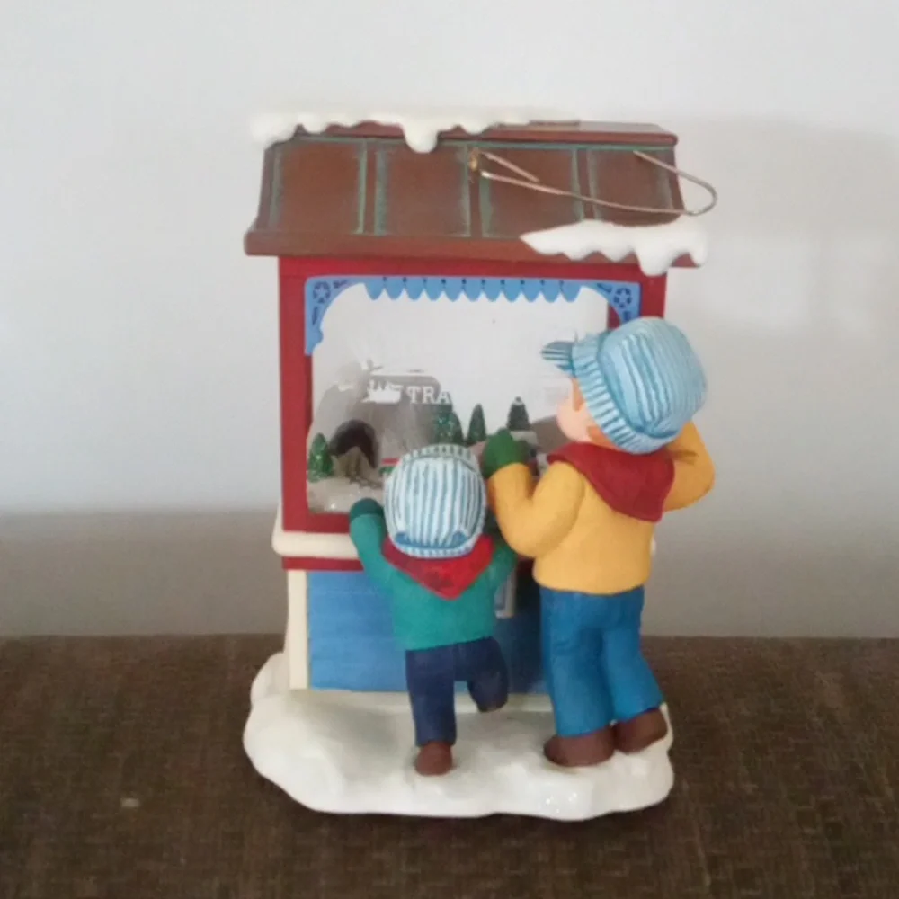 Hallmark Keepsake Ornament Club 2007 Christmas Window